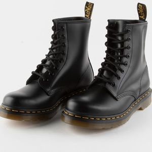 Dr. Martens Size 6